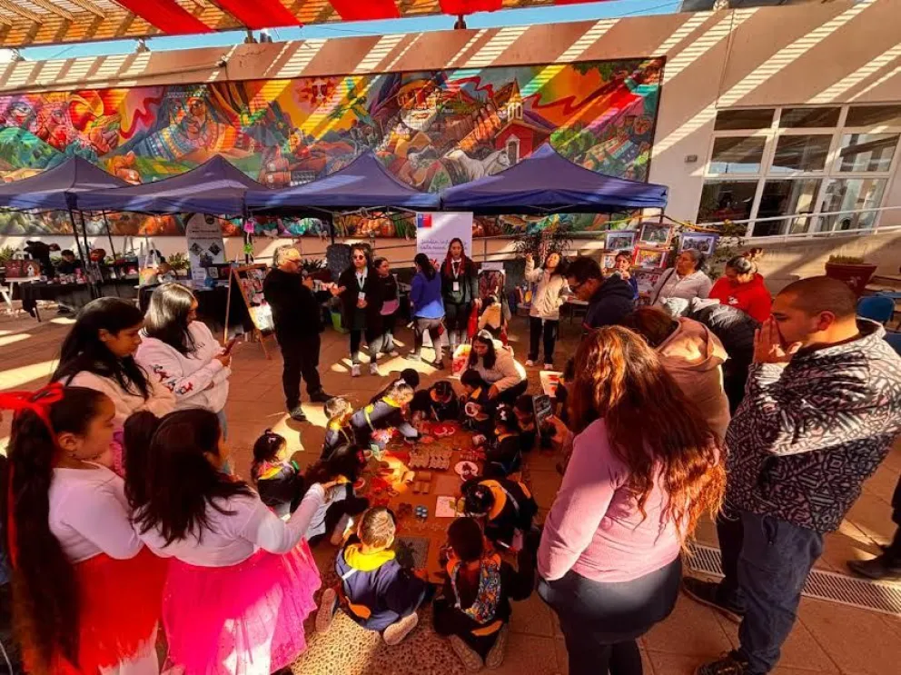 En los espacios del recinto se exhibieron trabajos visuales elaborados en los talleres artísticos de cada comunidad educativa. (Foto: Cedida)