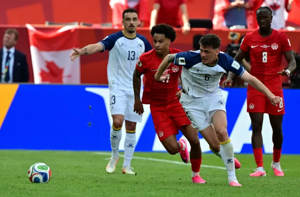 El próximo desafío de Canadá será el jueves 18 de junio, cuando se mida ante el conjunto asiático en el BC Place de Vancouver. Por su parte, Bosnia buscará dar el golpe ante el cuadro helvético en el SoFi Stadium en la misma jornada. (Foto: EFE)
