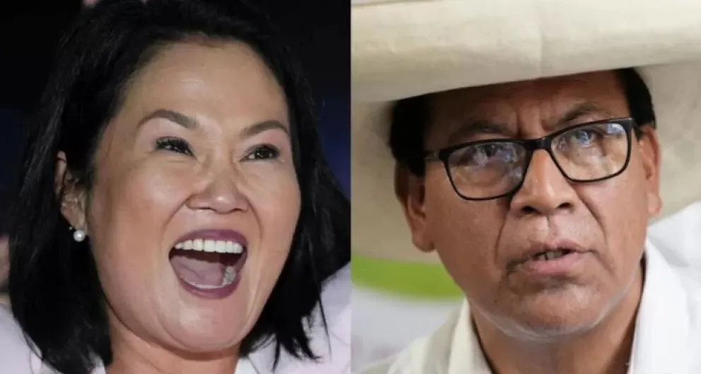 Con el 98,241% de las actas contabilizadas, Keiko Fujimori registra el 50,002% de los votos válidamente emitidos, mientras que Roberto Sánchez alcanza el 49,998%. (Foto: EFE / Bio Bio)