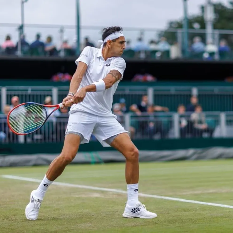 Tabilo tendrá que acomodarse en las próximas semanas a la complicada superficie de césped para llegar en mejores condiciones a Wimbledon. (Foto: Instagram)