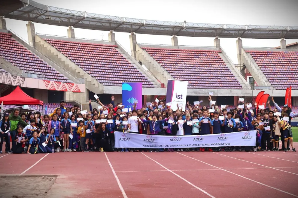 La jornada reunió a más de 200 niñas y niños provenientes de distintos establecimientos educacionales, escuelas deportivas y academias de atletismo, (Foto: ADEAF)