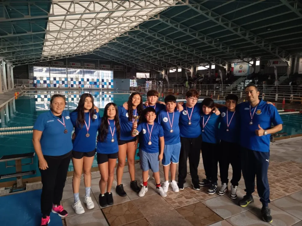 El bronce conseguido en Antofagasta confirma el buen momento que atraviesa el waterpolo regional y el trabajo formativo que viene desarrollando el Club Piratas. (Foto: Club Waterpolo Piratas)