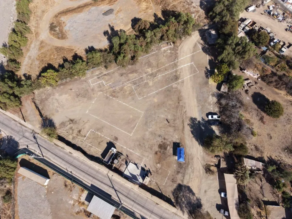 El terreno, ubicado en Balmaceda S/N, explanada más conocida como La Mora y dispuesto por el Municipio de Monte Patria, permitirá avanzar en la ejecución de la denominada “Habilitación Solución Modular de Urgencia”.