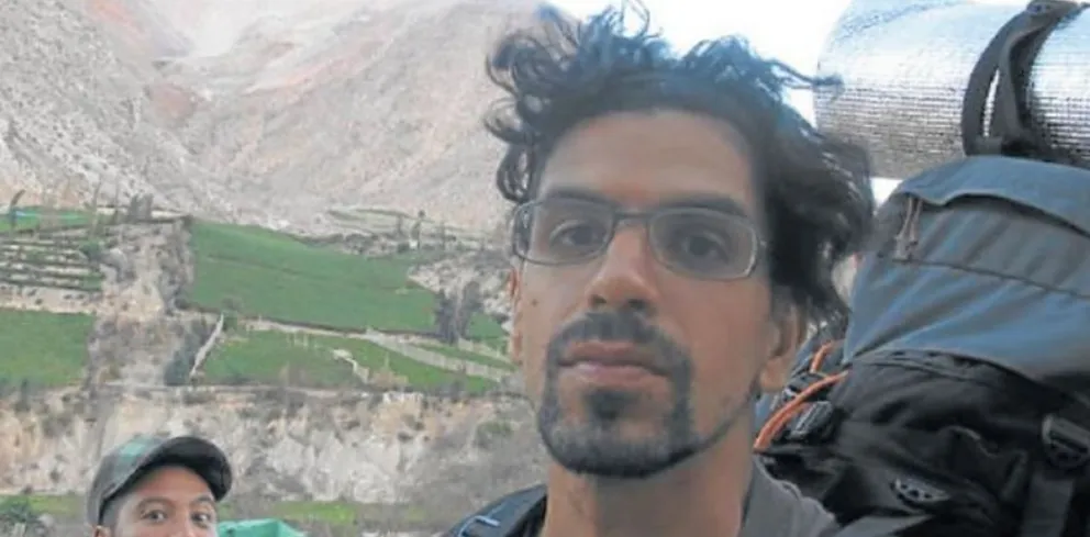 Marco Roldán, desapareció en el Cerro Cancana el 6 de enero de 2013 sin que hasta ahora haya sido encontrado. Su desaparición está envuelta en un halo de misterio y sus padres no han dejado de buscarlo.