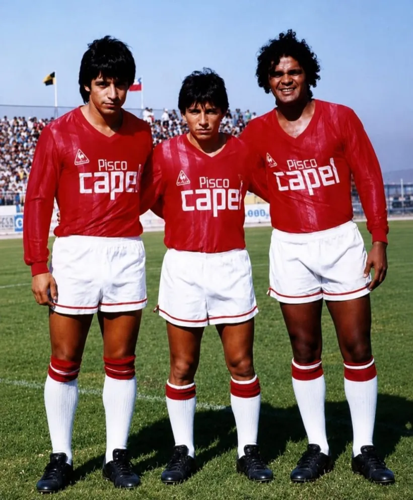 Wilson "Tuta" Fre – al centro junto a Juan Carlos Barraza y Severino Vasconcelos- fue un talentoso delantero y leyenda del CDLS quien, a mediados de 1980, pasó a la historia por anotar el gol número mil del papayero. (Foto: Archivo Wilson Fre)