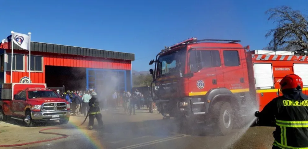 Los cerca de 30 voluntarios de la Primera Compañía de Bomberos de La Higuera esperan que las obras se reanuden en los próximos días para concretar la esperada entrega de su nuevo cuartel.