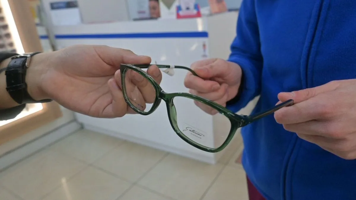 Entrega de 2.000 lentes para reducir lista de espera oftalmológica