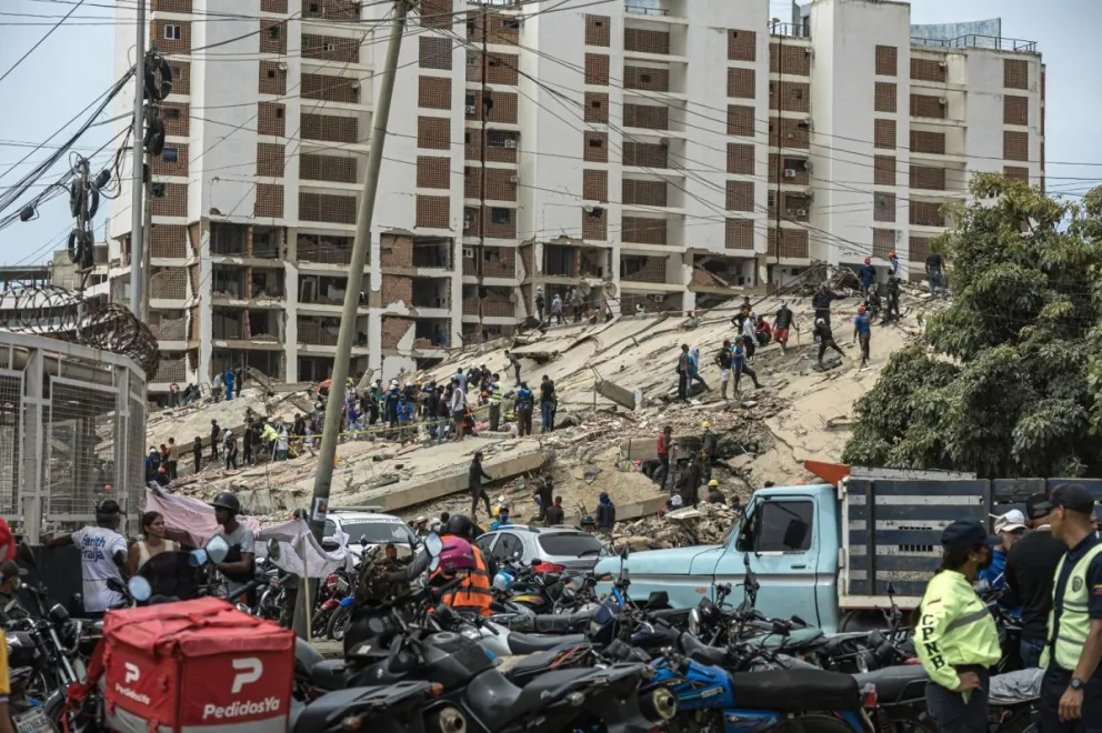 Los voluntarios financiaron con recursos propios su viaje para colaborar en las labores de rescate tras los terremotos que afectaron a Venezuela. (FOTO: EFE)