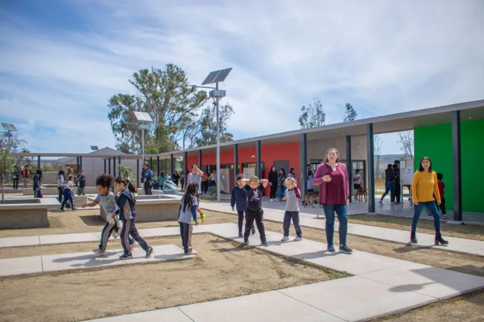 Las obras ya concluyeron y la comunidad educativa espera que, tras las últimas autorizaciones administrativas, los estudiantes puedan regresar próximamente a la Escuela San Antonio de Villa Barraza.