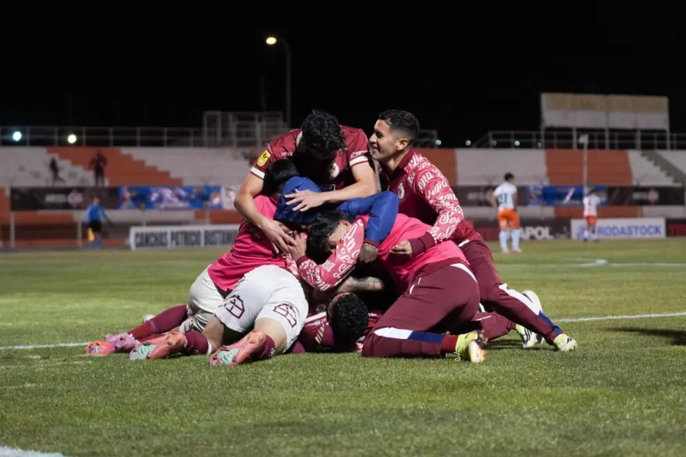 La Serena logró un trabajado triunfo sobre Cobresal en El Salvador tras jugar más de una hora con un hombre menos. En la agonía, en un rápido contragolpe, Vargas anotó el único tanto del triunfo. (Foto: CD La Serena)