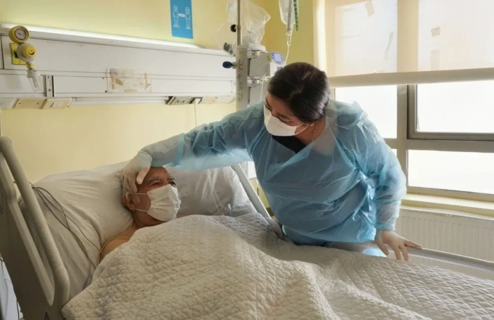 A sus 76 años, David Blanco ha vivido una dura experiencia tras contagiarse de influenza. Acompañado por su hija, Gladys, poco a poco ha comenzado a recuperarse de la enfermedad. (Foto: Cedida)