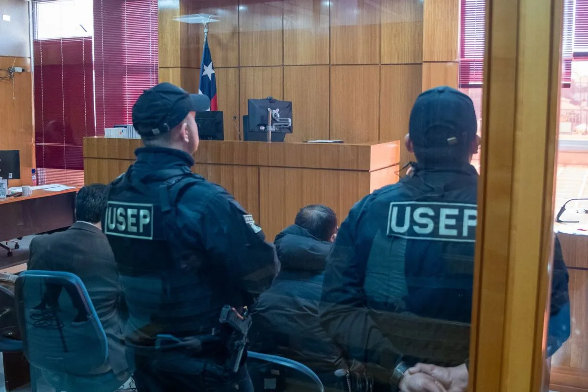 "Me extralimité": Matias Letelier, el odontólogo que simuló ser carabinero quedó libre