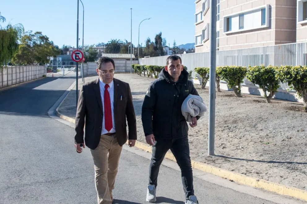 El Ministerio Público continúa la investigación por los delitos de usurpación de funciones públicas, uso de uniforme policial, receptación de placa patente y porte de un arma de fuego adaptable. Crédito: Cristian Silva
