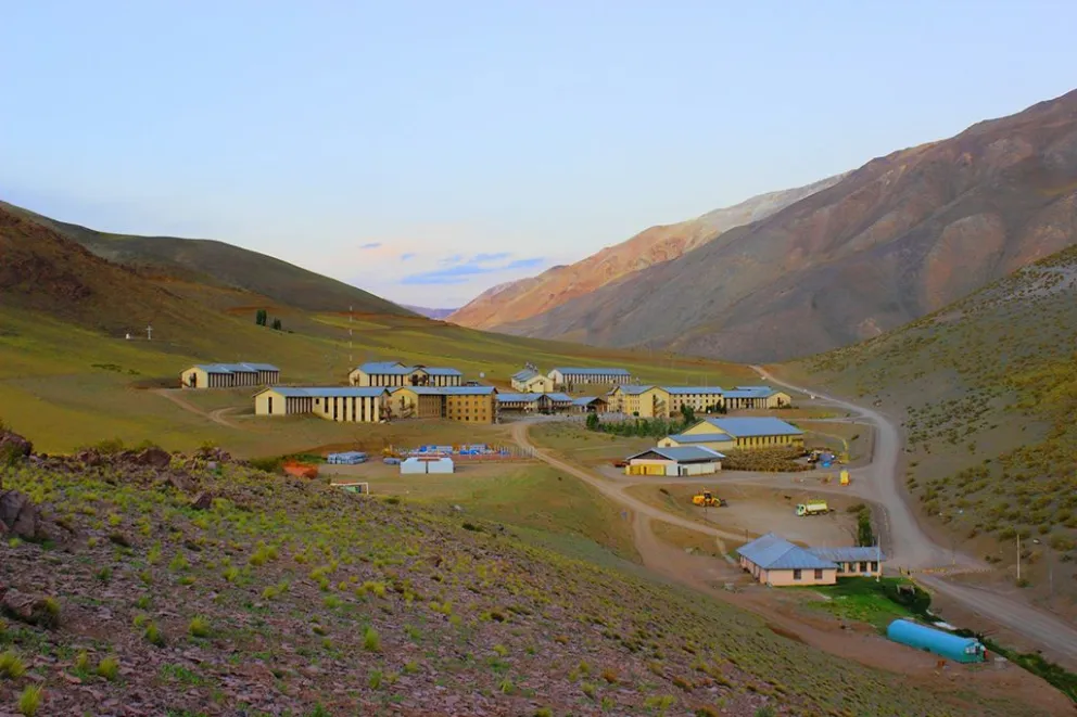 Imagen del campamento de la mina El Indio, cuyas operaciones finalizaron el 2002. Su explotación superó los 60 kilómetros de túneles. (Foto: Cedida)