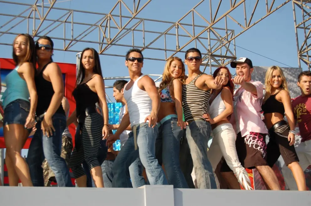 El escenario instalado frente al Faro Monumental reunió a más de 10 mil espectadores diarios, convirtiéndose en uno de los principales panoramas del verano serenense.