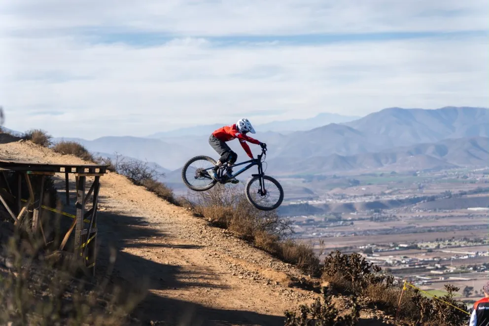 El exitoso regreso del downhill al Cerro Grande confirmó el crecimiento de esta disciplina en la Región de Coquimbo. La competencia reunió a un centenar de corredores inscritos en sus distintas categorías.