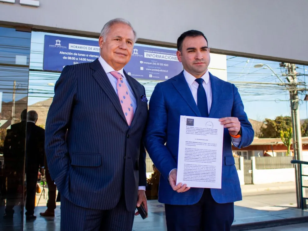 El actual alcalde, Carlos Lillo Álamos, junto al abogado Juan Carlos Manríquez, presentó el pasado martes una querella criminal contra los responsables de estos hechos ante el Juzgado de Garantía de Illapel.