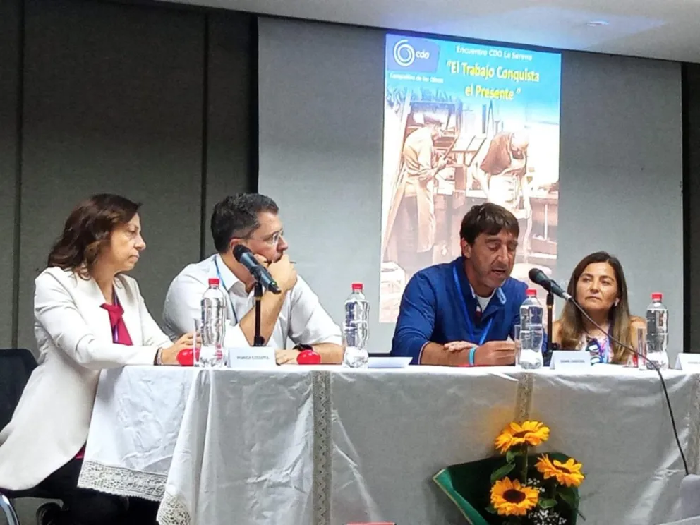 La presidenta de la CDO Internacional, Andrea Dellabianca, junto al presidente de la CDO Chile, Gianni Zandonai, en el encuentro realizado en 2025, junto a empresarios de la Región de Coquimbo. (Foto: Cedida)
