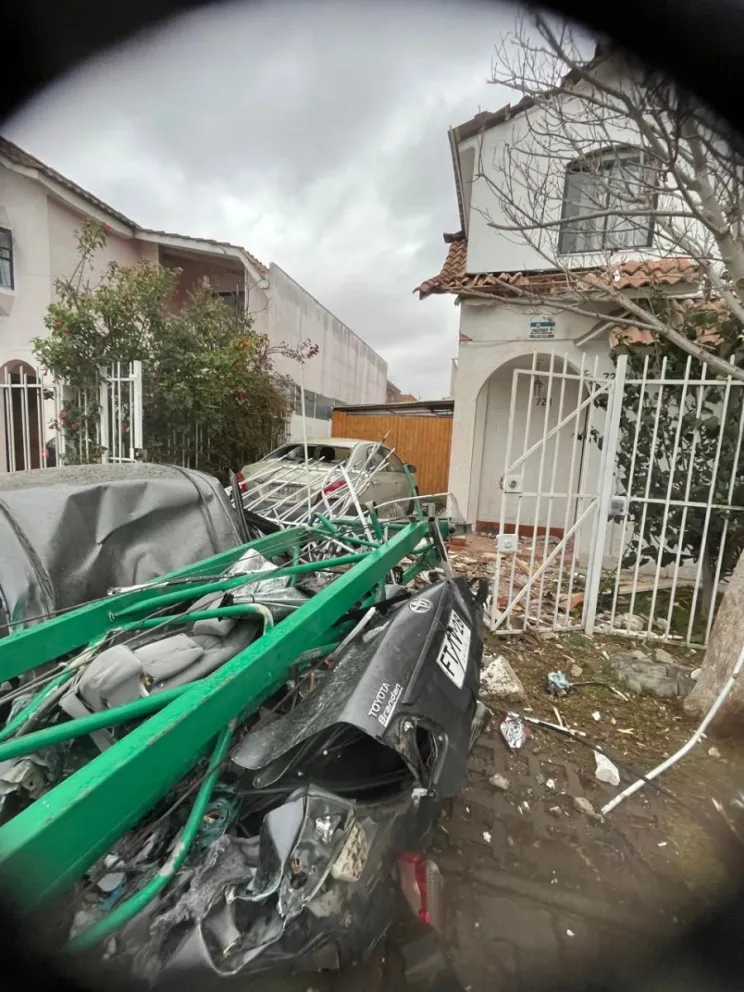 Un equipo de El Día recorrió el lugar y constató los daños: habitaciones destruidas, vehículos aplastados y emprendimientos paralizados.
