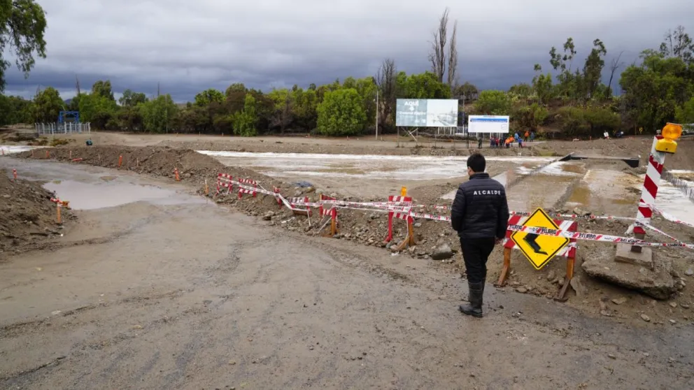 Diversos badenes se han visto inundados por la crecida de los cauces, lo que ha generado cortes de caminos. (Foto: Cedida)