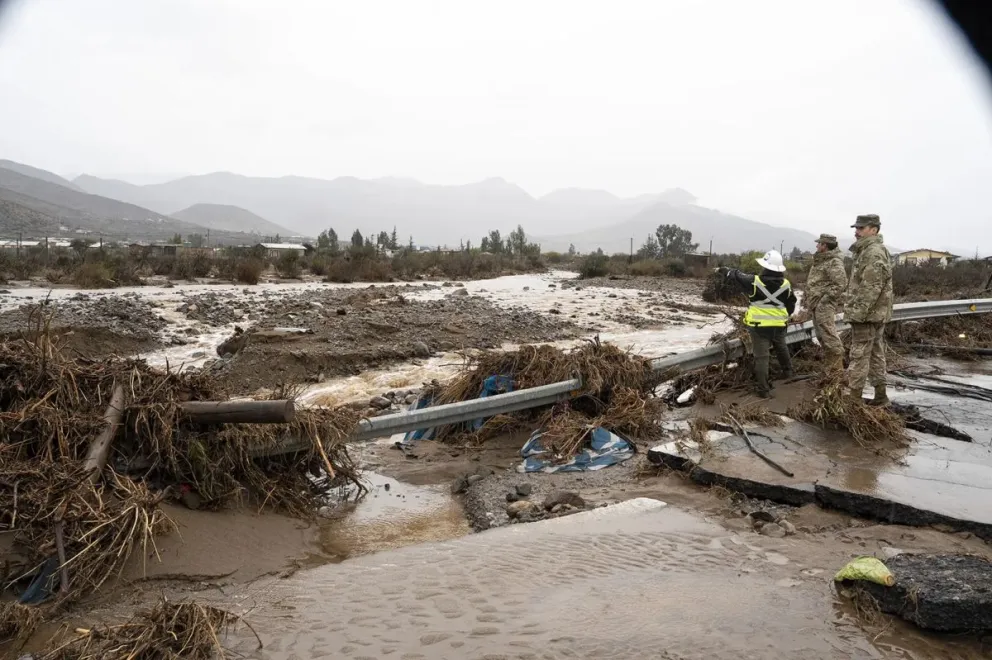 La crecida de los cursos de agua mantiene caminos interrumpidos y localidades aisladas en distintos sectores del Limarí. (Foto: Cedida)