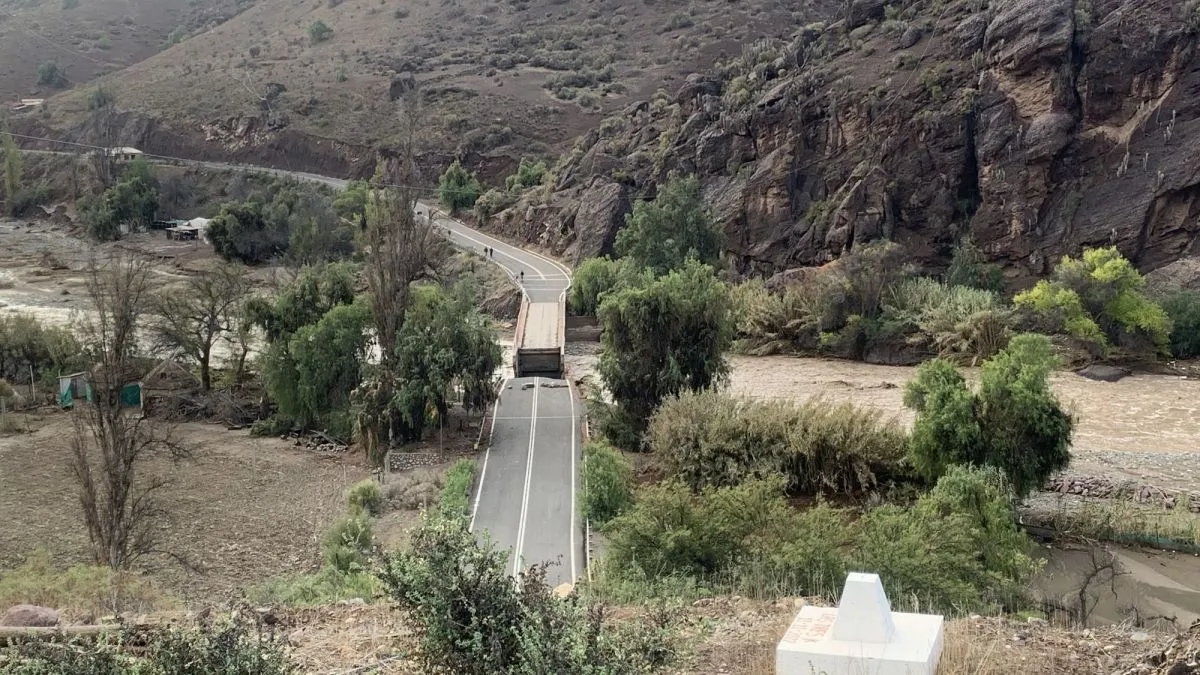 Río Hurtado recupera 90% conectividad vial tras temporales