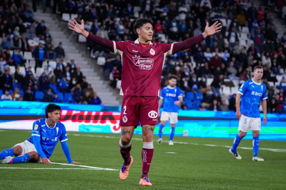 Con pocos minutos en un duelo oficial en Chile, Gonzalo Figueroa anotó en dos oportunidades siendo clave en la paridad de La Serena ante la UC en San Carlos de Apoquindo. (CD La Serena/Fernando Guajardo)