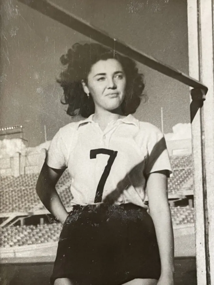 Lucy López Cruz fue la encargada de encender el pebetero de Santiago 2023 en el Estadio Nacional. (Foto: Archivo familiar)