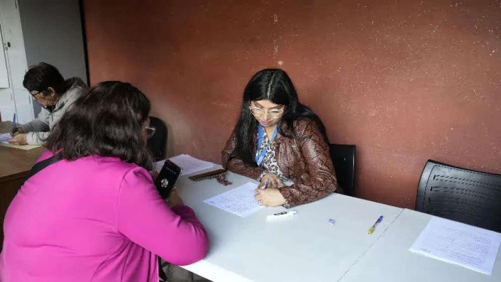 El municipio solicitó a las familias afectadas a mantenerse en contacto con sus juntas de vecinos y con la Dirección de Desarrollo Social, para facilitar el proceso de aplicación de la ficha FIBE. (Foto: Cedida)