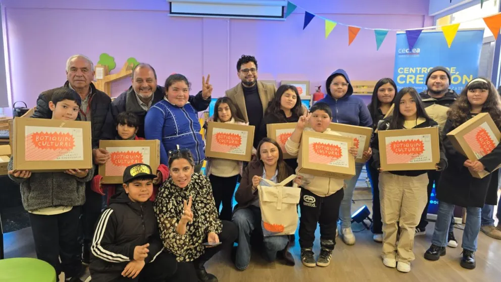 Niños y niñas de Islón recibieron Kits Culturales de Emergencia para fortalecer su bienestar emocional