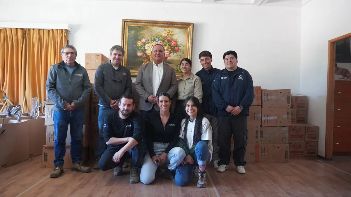 Entrega de 100 cajas de alimentos en Campaña Solidaria Entrega de 100 cajas de alimentos en Campaña Solidaria