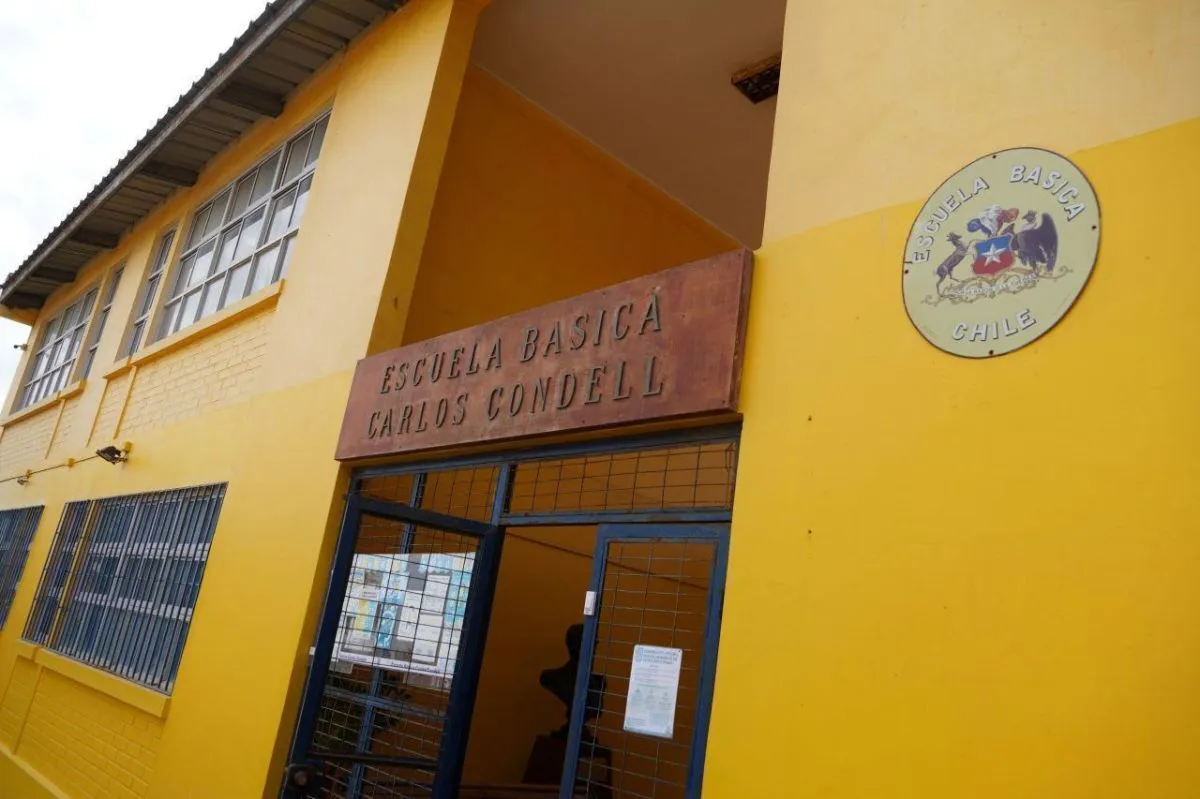 Dificultades en regreso a clases de Escuela Básica Carlos Condell por cortes en Ruta 5 Norte Dificultades en regreso a clases de Escuela Básica Carlos Condell por cortes en Ruta 5 Norte