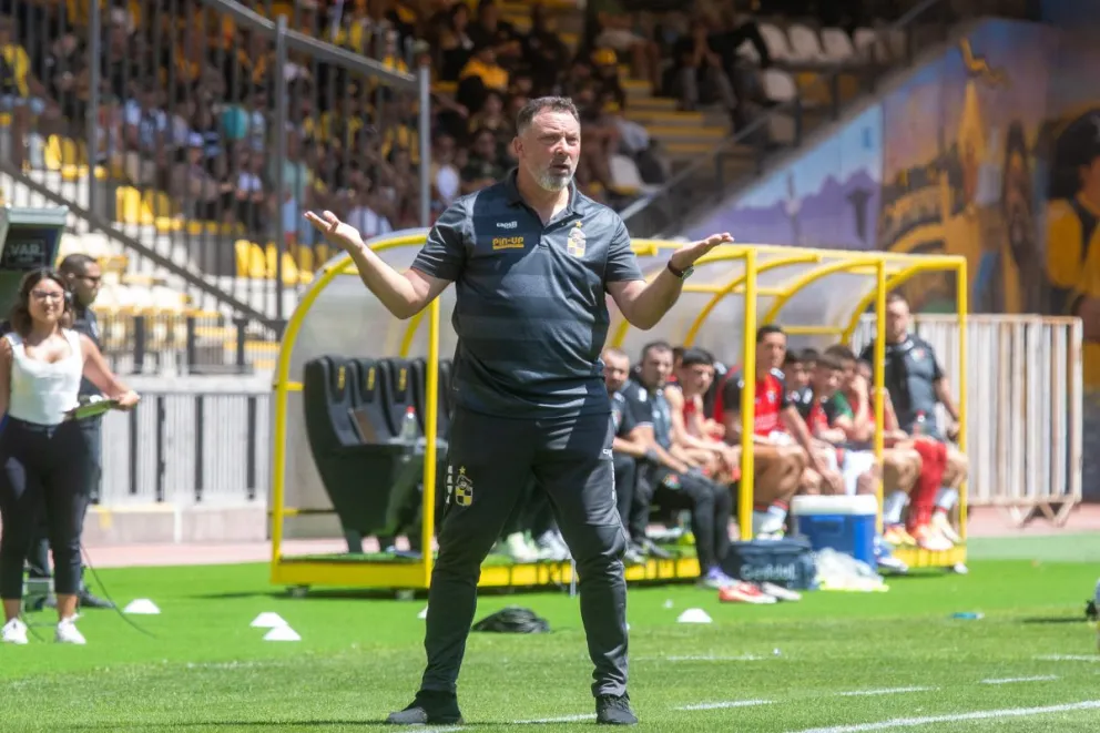 Si bien consideró injusta la derrota ante los árabes en La Cisterna, Hernán Caputto, se enfoca en esta semana para recuperarse y llegar con la confianza a tope a la Copa Libertadores. (Fotografía: Cristian Silva)