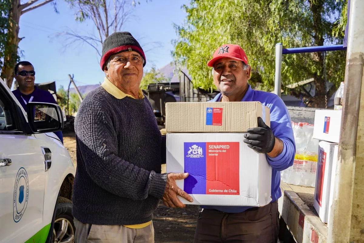 Agilizan entrega de cajas de ayuda en Monte Patria Agilizan entrega de cajas de ayuda en Monte Patria