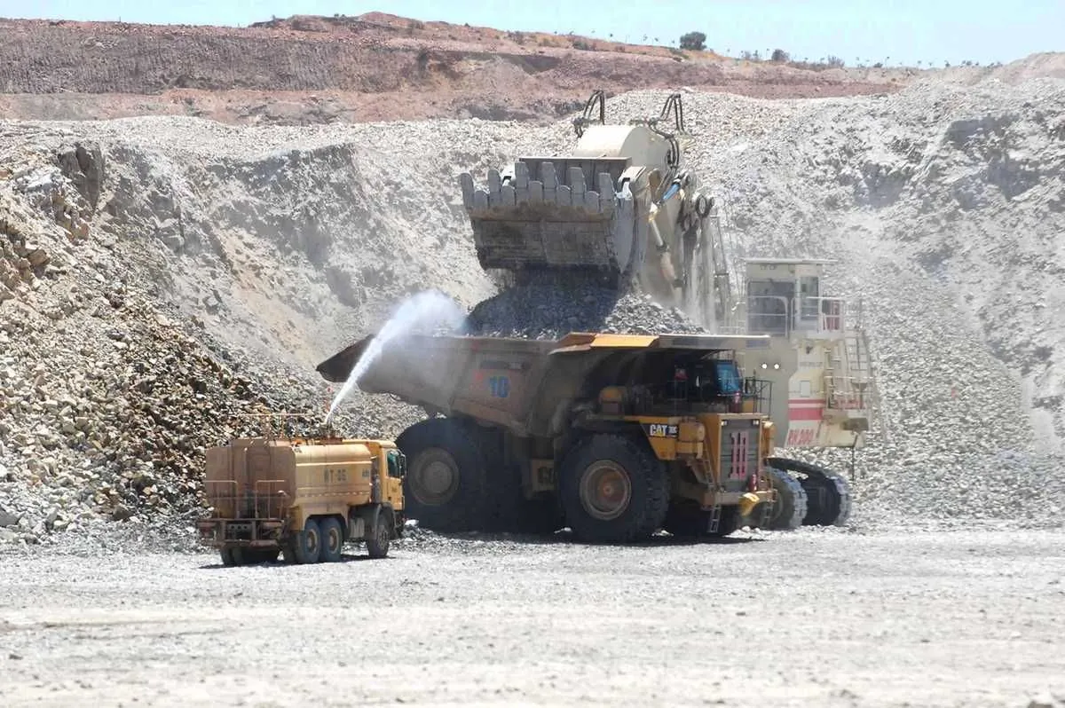Repunte económico impulsado por minería, comercio y servicios Repunte económico impulsado por minería, comercio y servicios