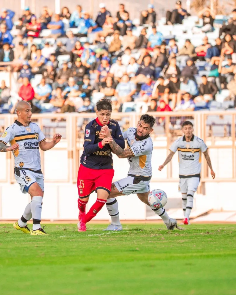 El campeón del fútbol chileno afrontará tres encuentros en una semana: San Marcos por Copa Chile, La Serena por la Liga de Primera el sábado, y cerrará con Platense el miércoles 12 en Buenos Aires por la Copa Libertadores. (Foto: San Marcos de Arica)