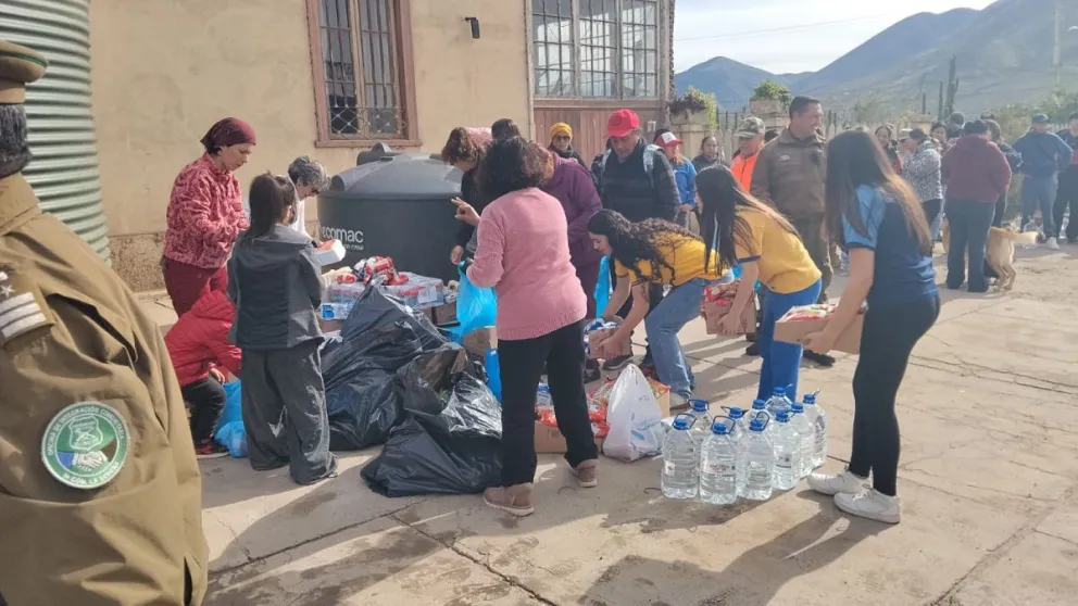 Los mismos alumnos de los colegios participantes en la campaña hicieron entrega de lo recolectado en los recintos educacionales de Islón, Quebrada de Talca y el colegio Paulo Freire de El Hinojal. (Foto: Cedida)