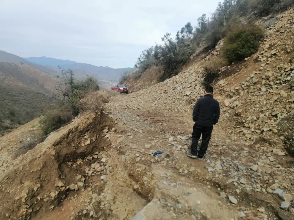 Desde la seremi de Minería indican que cerca de un 94% de las afectaciones están asociadas principalmente a interrupciones o destrucción de caminos de acceso a las faenas mineras. (Foto: Cedida)