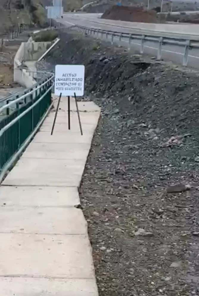 Vecinos del lugar aseguran que la construcción de pasarelas es la solución definitiva para este tipo de situaciones. (Foto: Cedida)