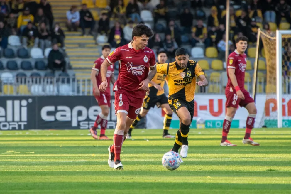 La Serena deberá sobreponerse a las bajas -entre ellos Yahir Salazar-  y, principalmente, mantener la concentración hasta el pitazo final. El volante Francis Mac Allister será clave en el andamiaje del equipo de Felipe Gutiérrez. (Foto: Cristian Silva)