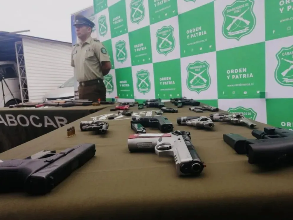 Aunque las armas blancas representan la mayoría de los decomisos, las armas de fuego constituyen un foco especialmente sensible por su capacidad de generar consecuencias graves. (Foto: Cedida)
