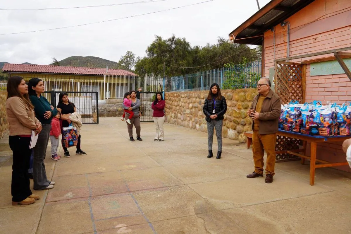 Colegio Quebrada de Talca busca regresar a clases con apoyo de estanque de agua potable Colegio Quebrada de Talca busca regresar a clases con apoyo de estanque de agua potable