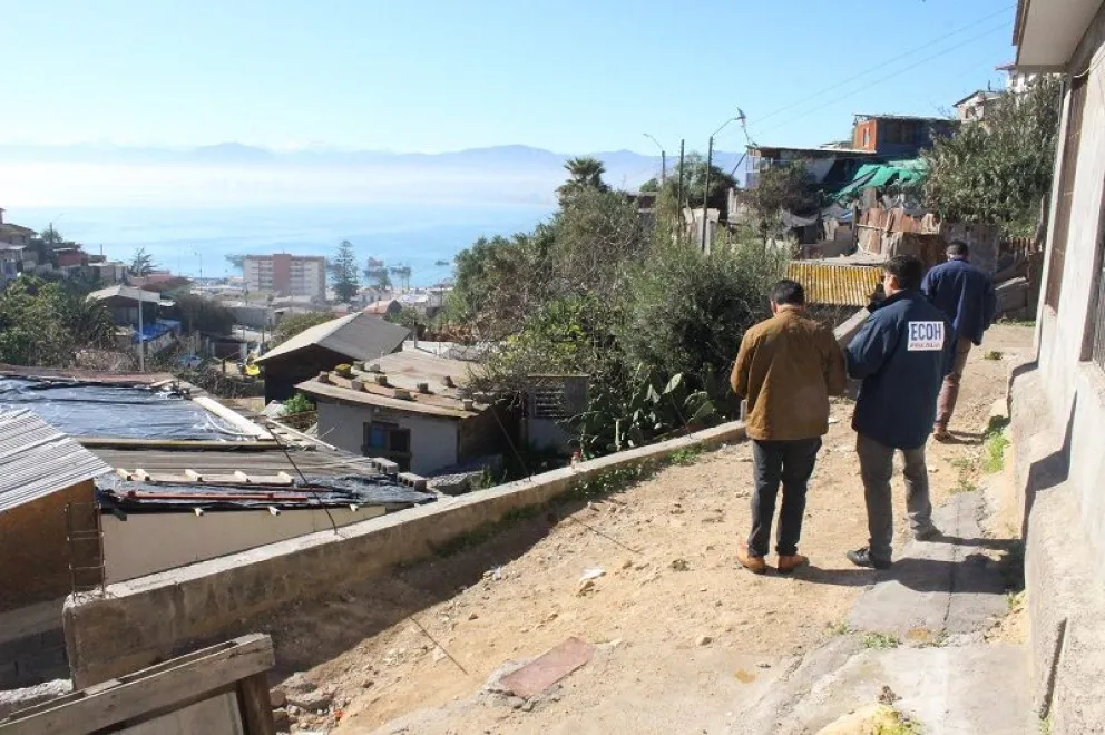 La Brigada de Homicidios y el equipo ECOH de la fiscalía se encuentran investigando la muerte de un sujeto en Coquimbo y las lesiones sufridas por una adulta mayor, hechos que se suman a otro presunto crimen ocurrido en Salamanca. (Foto: PDI)