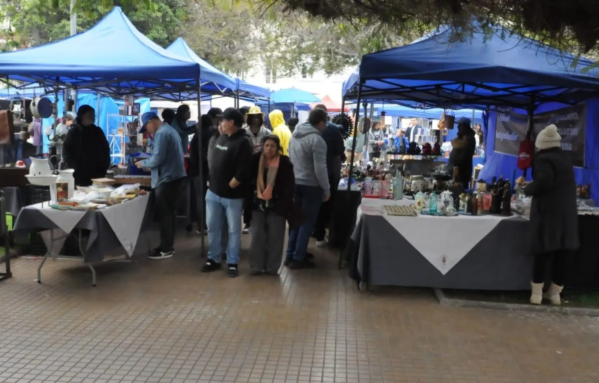 Grupo La Secta cierra verbena solidaria en plaza de armas de La Serena Grupo La Secta cierra verbena solidaria en plaza de armas de La Serena