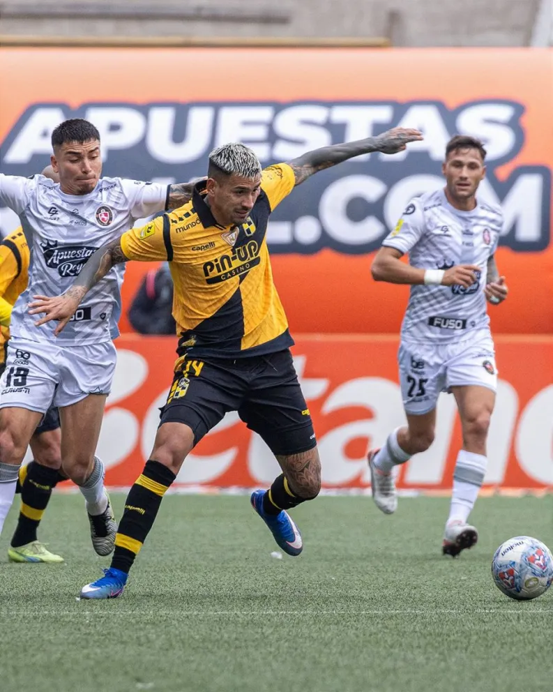 El choque de este domingo reunirá a dos equipos necesitados de una reacción. Para Coquimbo Unido será la oportunidad de terminar con casi tres meses sin victorias en casa. Para Huachipato, en tanto, frenar su descenso futbolístico. (Foto: Cristian Silva)