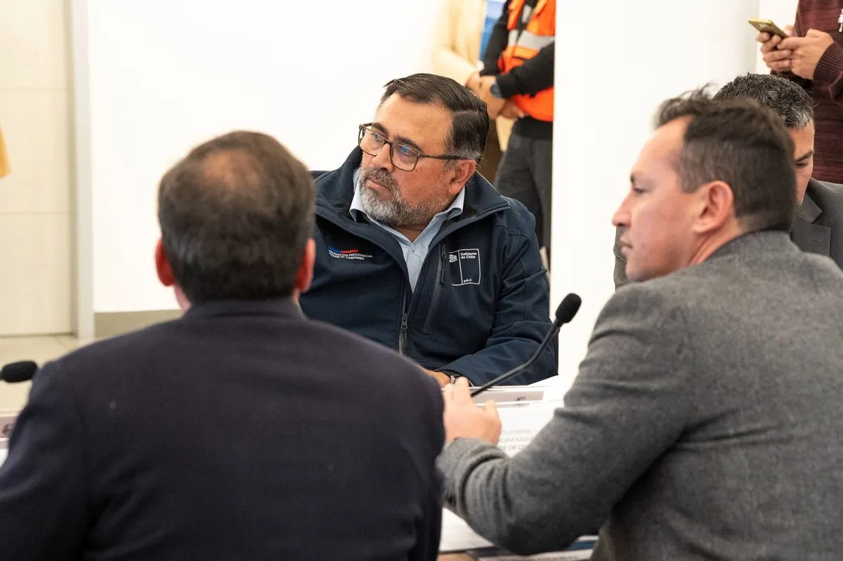 Cuestionan gestión de FIBE en vivienda del delegado Pino