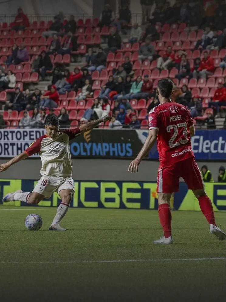 Jeisson Vargas desató el festejo granate con un golazo que terminó valiendo tres puntos de oro ante La Calera. (Foto: Deportes La Serena) 