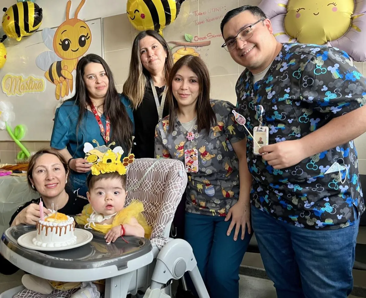 Martina celebra su cumpleaños en el Hospital de Ovalle