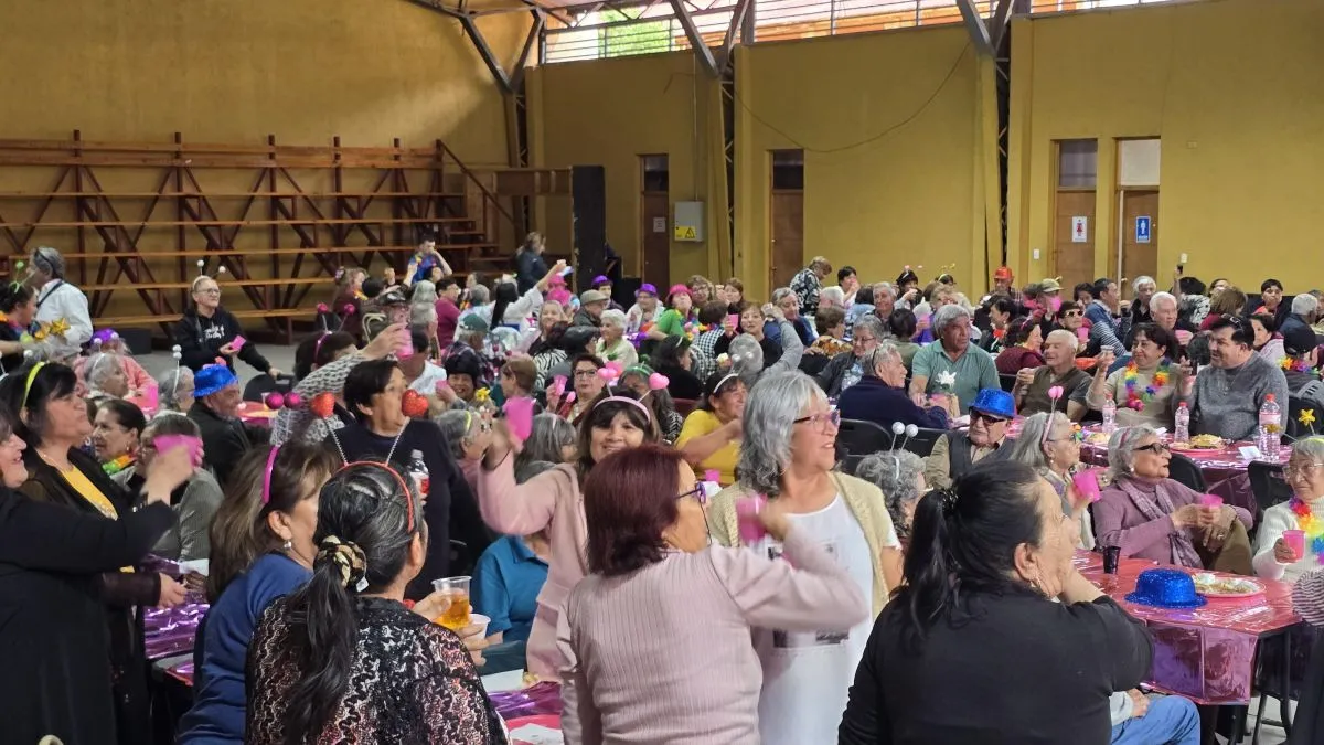 Celebración “Pasamos Agosto” reúne a 200 adultos mayores en Paihuano Celebración “Pasamos Agosto” reúne a 200 adultos mayores en Paihuano