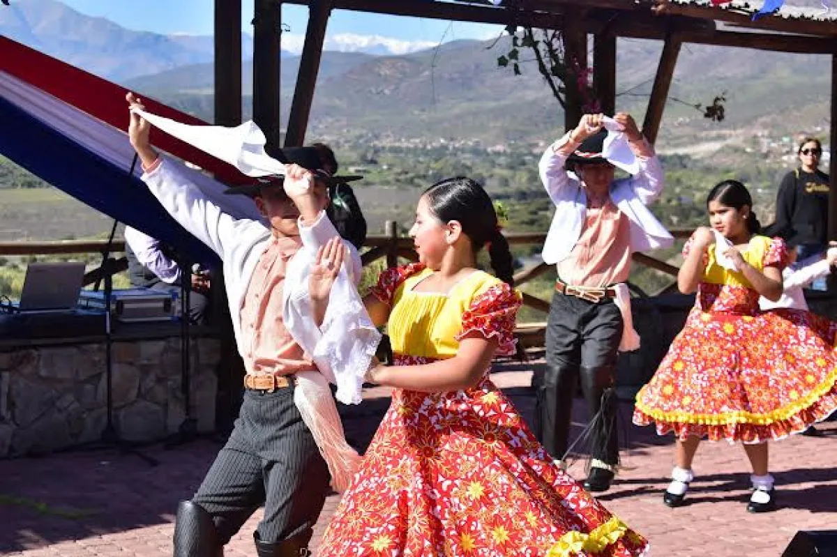 Fiesta Productiva de la Chilenidad busca reactivar a emprendedores de Río Hurtado